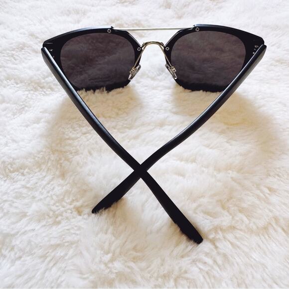 Alina Black Bold Round Sunglasses - Picture 8 of 9